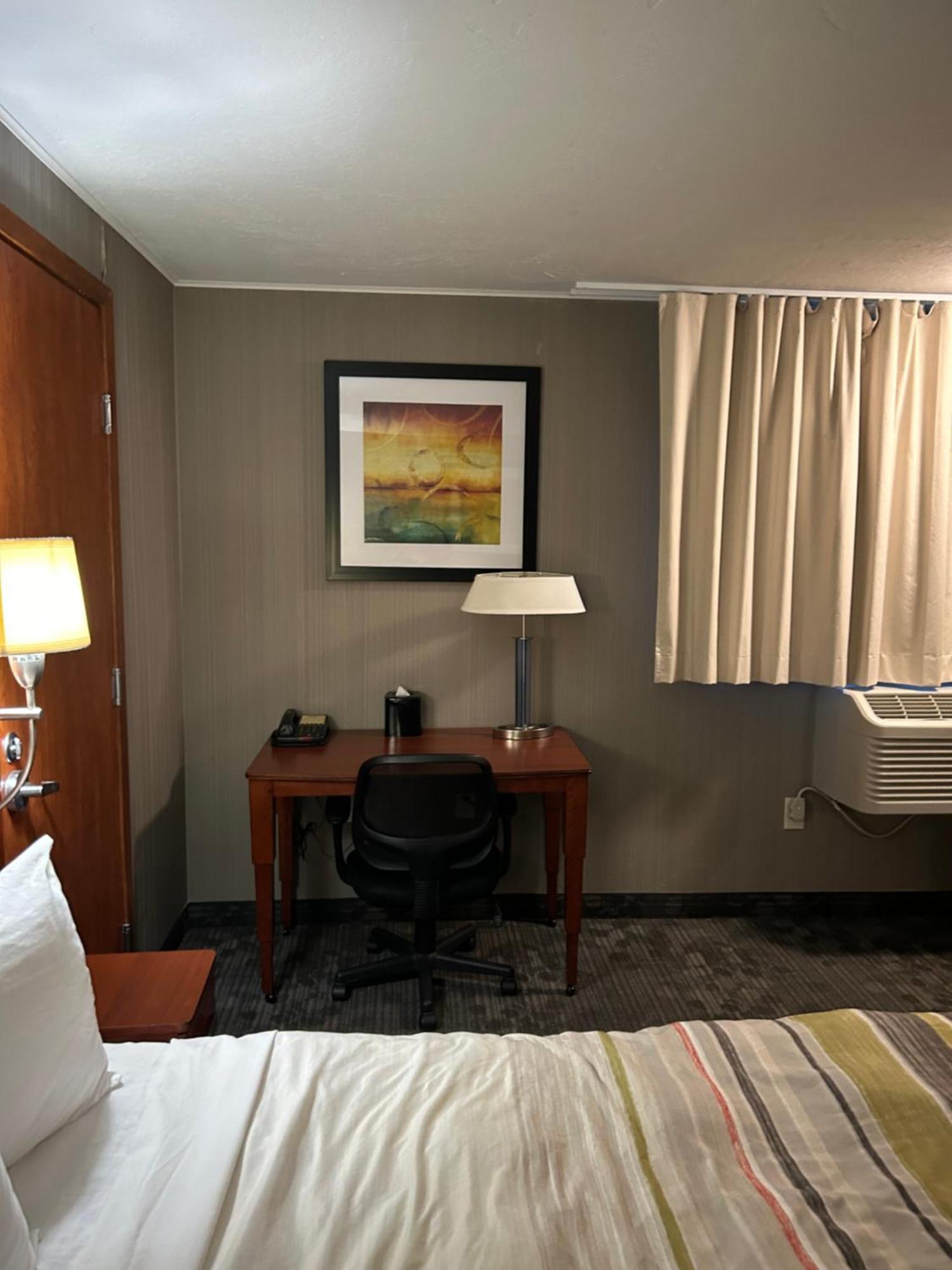 Country & By Radisson, Delta Park North Hotel Portland